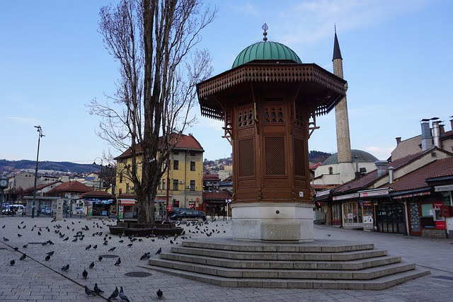 Gara BERS a Sarajevo: Photocredit: kabaretka en Pixabay 