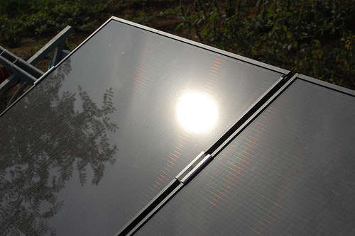 Impianto solare fotovoltaico - foto di Sundust_L